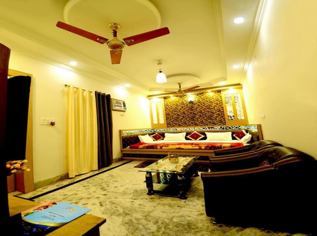 Taj Square A Luxurious Family Homestay Agra  Exterior foto